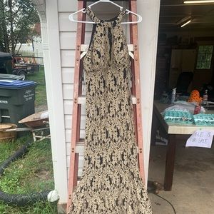 Size 6 gold and black